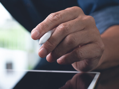 Choosing links with a digital pen and tablet